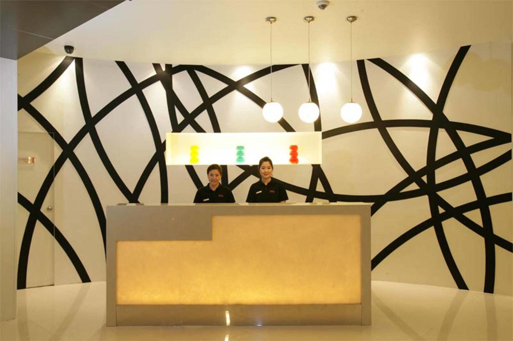 Legacy Hotel Bangkok Sukhumvit Esterno foto